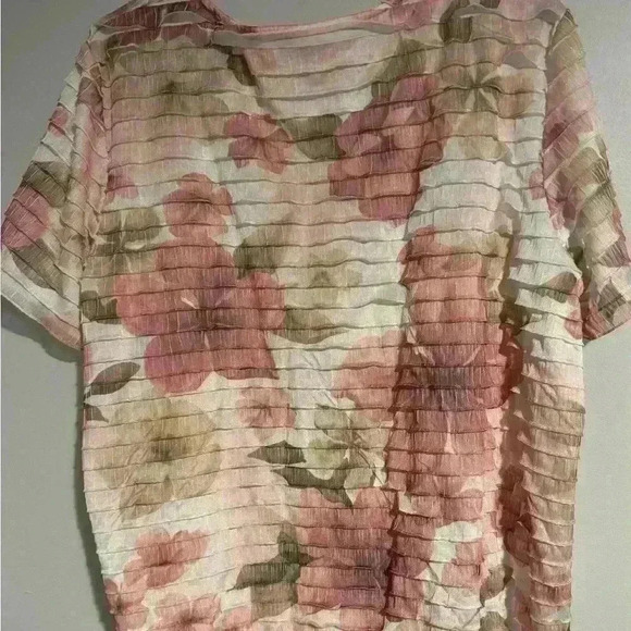 Women’s Alfred Dunner size L top EUC white/pink/taupe flowers with ruffle det - Picture 3 of 3
